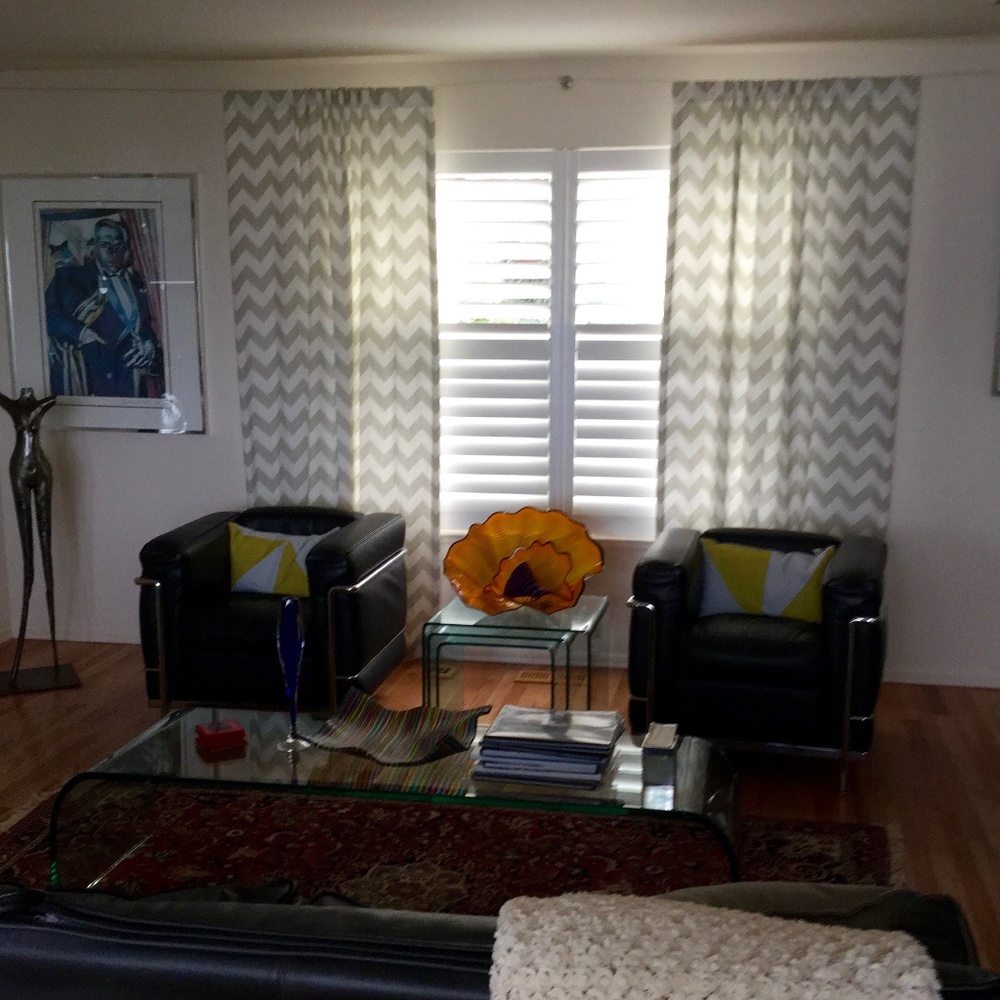 Ziggy Linen lined Drapes with 2 matching pillows, Pristine exquisitely tailored